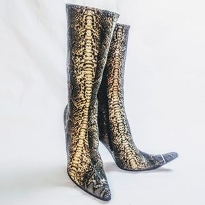 BEBE FAUX SNAKESKIN BLACK CREAM CALF-HIGH BOOT EUC